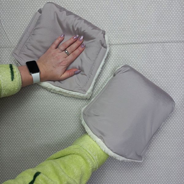 Рукавички на коляску светло-серые