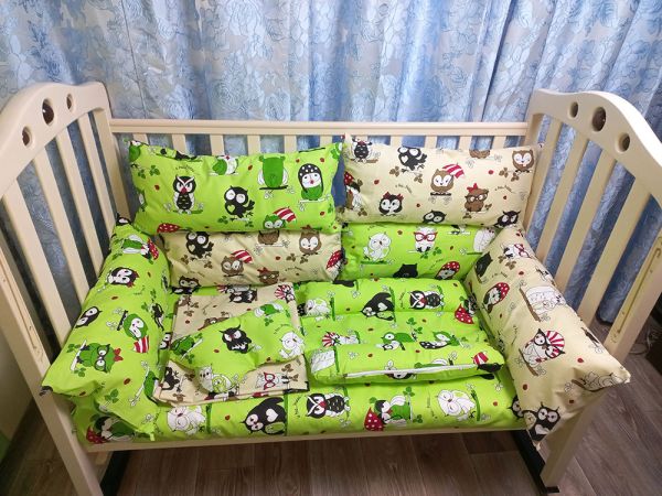 Постельный комплект в детскую кроватку - "Совы на зеленом + желтом фоне" комби.