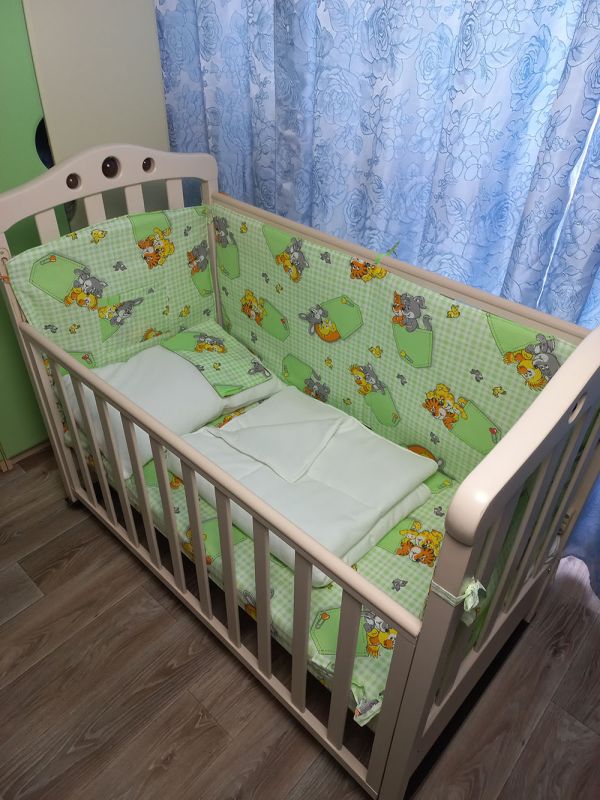 Постільний комплект у дитяче ліжечко - Розпродаж! "Звірятка на зеленому фоні"